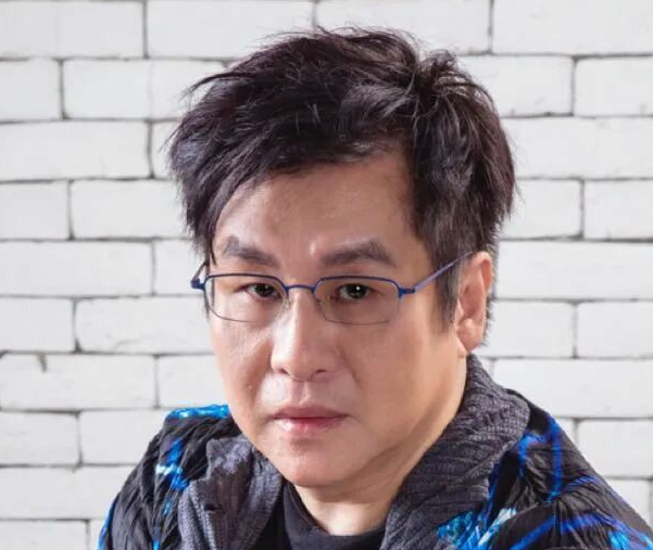 就因25厘米，素质被甩几条街——深圳机场就升降车高差致轮椅无法推进机舱致歉，郑智化回应……